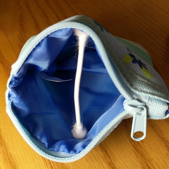 Two Hallmark cosmetic bags - Picture 5 of 6